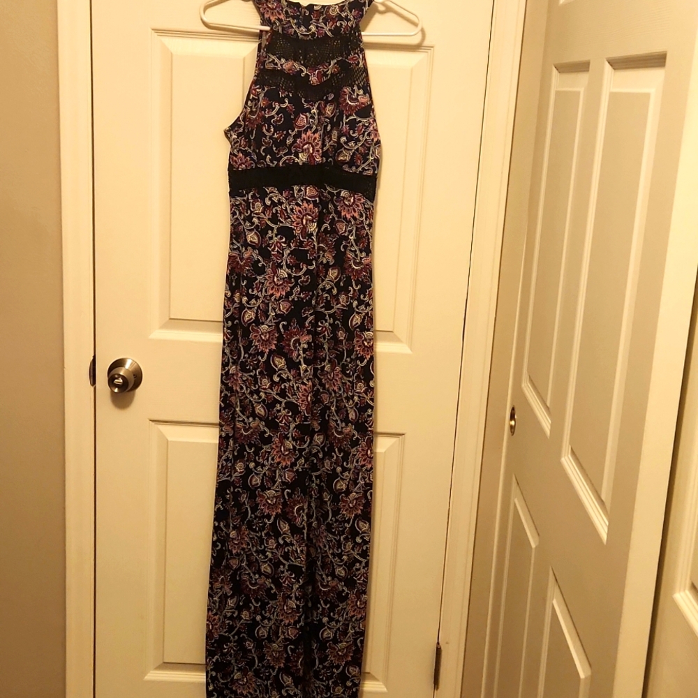 Emerald Sundae maxi floral dress with mesh cut outs and lace details.